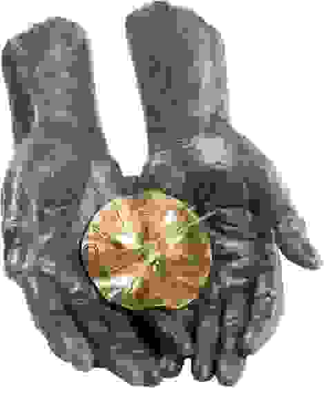 Скульптурная композиция &quot;Время в руках&quot;