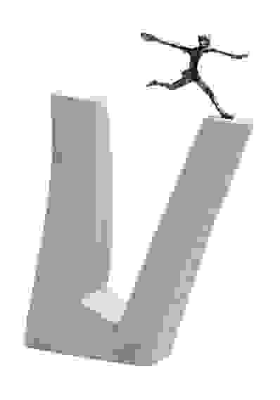 Скульптурная композиция &quot;Преодолевая трудности&quot;