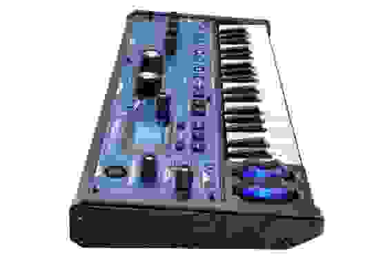 Синтезатор Novation MiniNova