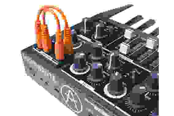 Синтезатор Arturia MicroBrute